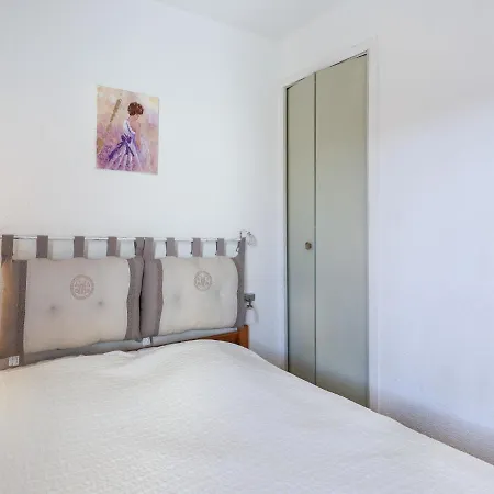 Le Lagon Bleu-3 By Interhome